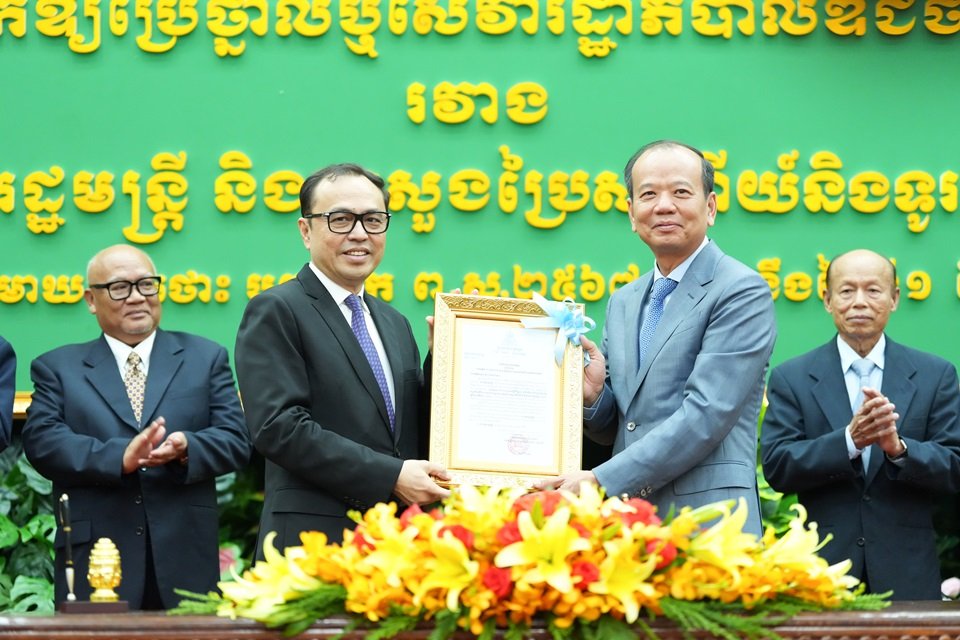 ឧបនាយករដ្ឋមន្ត្រីប្រចាំការ វង្សី វិស្សុត