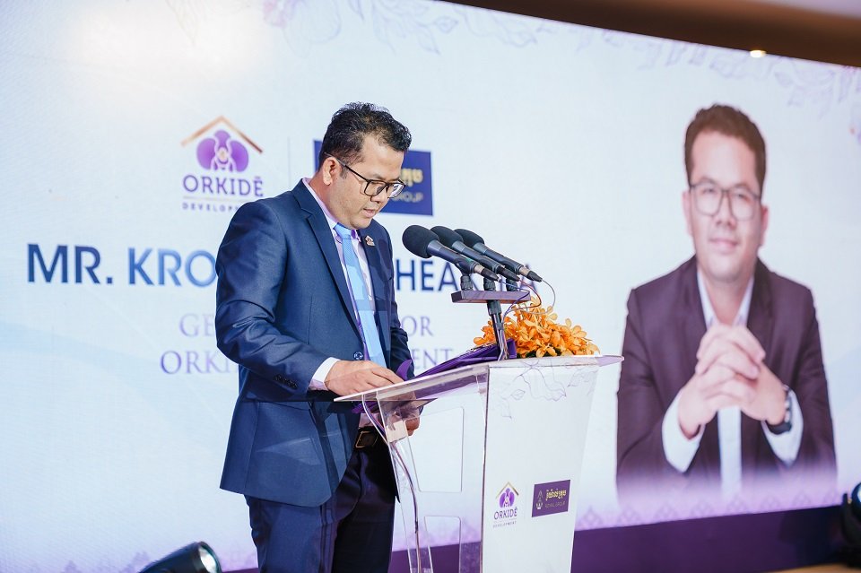 លោក គ្រួច សុភត្ត្រា នាយកគ្របគ្រងចាត់ការទូរទៅ