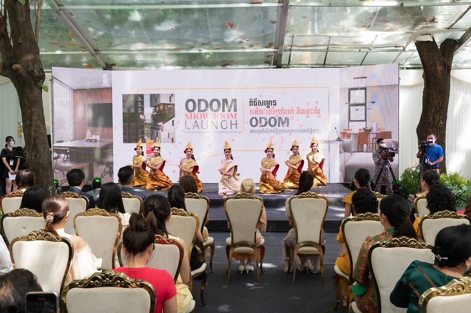 គម្រោងអគារពហុមុខងារ Odom កម្ពស់៤៥ជាន់ បើកសម្ពោធការិយាល័យលក់ជាផ្លូវការហើយ!