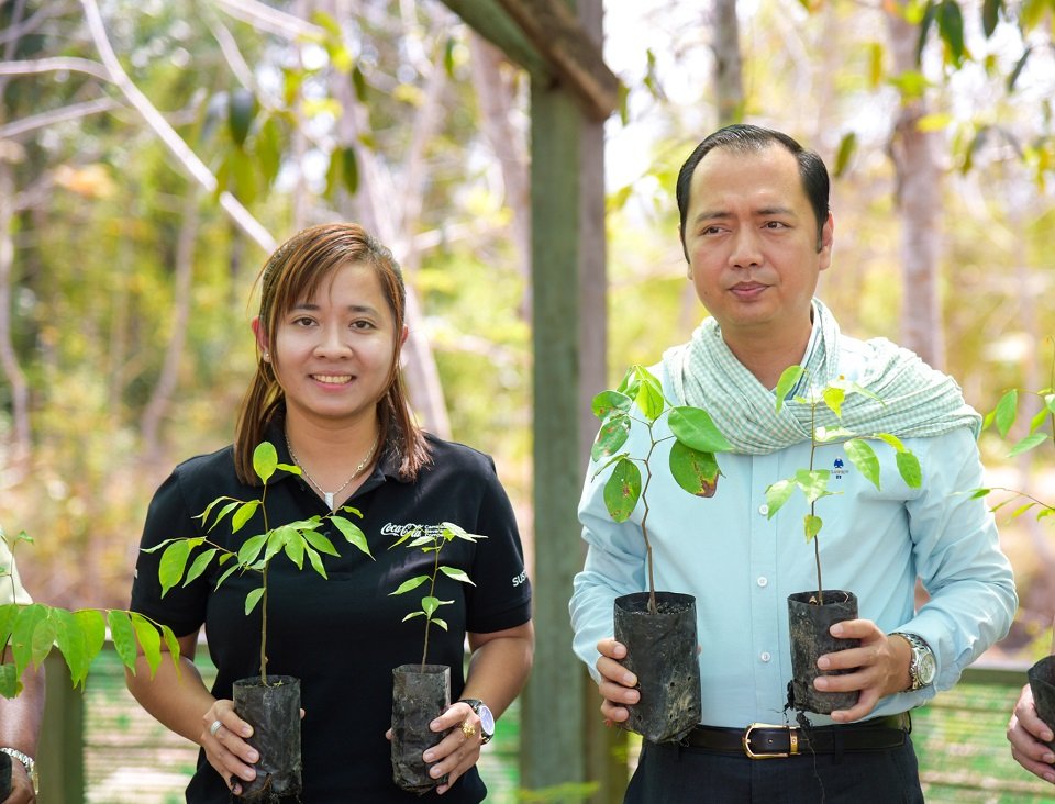 ក្រុមហ៊ុនកូកា-កូឡាកម្ពុជា ចូលរួមចំណែកដោះស្រាយបញ្ហាបម្រែបម្រួលអាកាសធាតុ និងលើកកម្ពស់លទ្ធភាពទទួលបានទឹកប្រើប្រាស់
