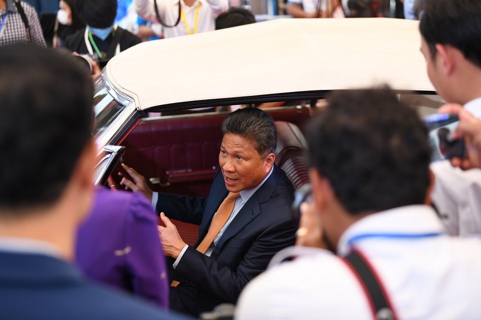 ក្រុមហ៊ុន លី ហួរ ផេប៉្រូ ភីអិលស៊ី លី ហួរ អ៊ិនសួរេន និង លី ហួរ លីស៊ីង បានចូលរួមក្នុងកម្មវិធី «អបអរសាទរខួប ៣ឆ្នាំ លេខពិសេសផ្ទាល់ខ្លួន»