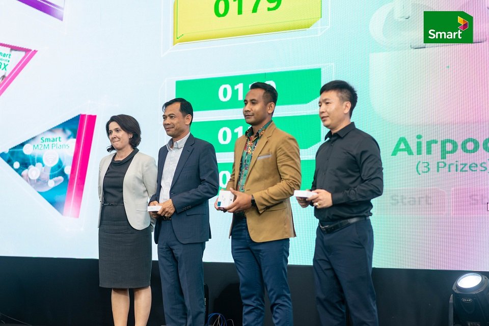 ក្រុមហ៊ុន Smart Axiata  រៀបចំពិធីថ្លែងអំណរគុណដល់អតិថិជនសហគ្រាស