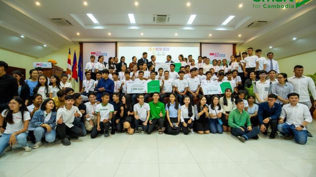 ក្រុមហ៊ុន Smart Axiata បញ្ជាក់អំពីការប្តេជ្ញាចិត្តរបស់ខ្លួនម្ដងទៀតក្នុងការអភិវឌ្ឍ កម្ពុជា