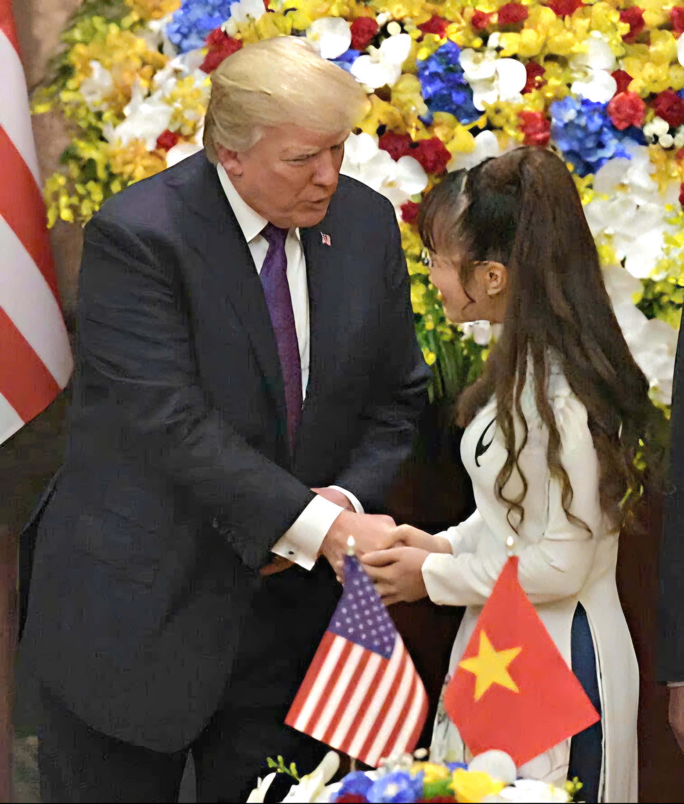 Dr_Nguyen_Thi_Phuong_Thao_and_U_S_President_Donald_Trump_in_2017