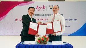 អេ អឹម ខេ ផ្ដល់ឱកាសហាត់ការ និងបណ្ដុះបណ្ដាលដល់និស្សិតសាកលវិទ្យាល័យពុទ្ធិសាស្រ្ដ