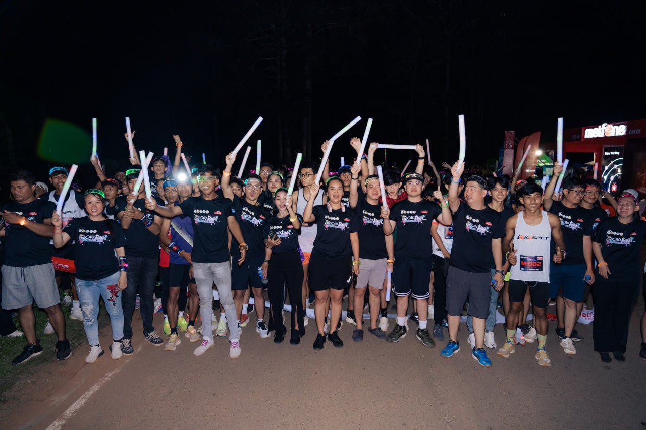 Glow run.jpg1