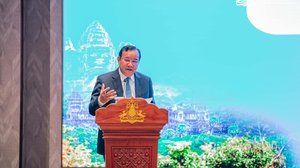 ឧបនាយករដ្ឋមន្ត្រី ប្រាក់ សុខុន រដ្ឋមន្រ្តីការបរទេស និងសហប្រតិបត្តិការអន្តរជាតិ (រូបភាព៖ ក្រសួងការបរទេសកម្ពុជា)