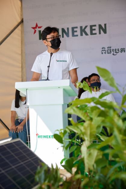 ក្រុមហ៊ុនហ៊ិននីគែន ខេមបូឌា បានផ្តល់ដើមឈើ និង  អំពូលសូឡា និងបង្គោលភ្លើងសម្រាប់បំភ្លឺផ្លូវសាធារណៈនៅក្នុងសហគមន៍មូលដ្ឋានក្នុងខេត្តកំពង់ចាម