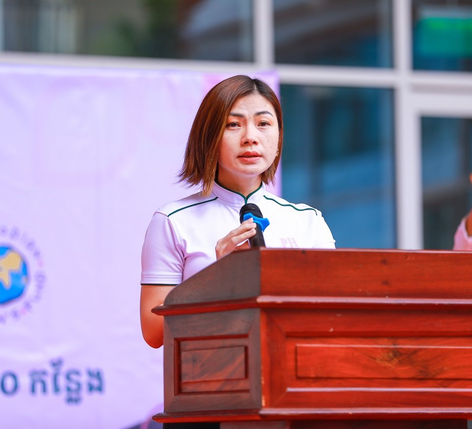 អង្គការមូលនិធិកុមារកម្ពុជា ថ្លែងអំណរគុណដល់ ប៉េង ហួត គ្រុប ដែលទទួលជំនួយអាហារូបករណ៍ដ៏ធំជាលើកទី១ ក្នុងប្រទេសកម្ពុជា
