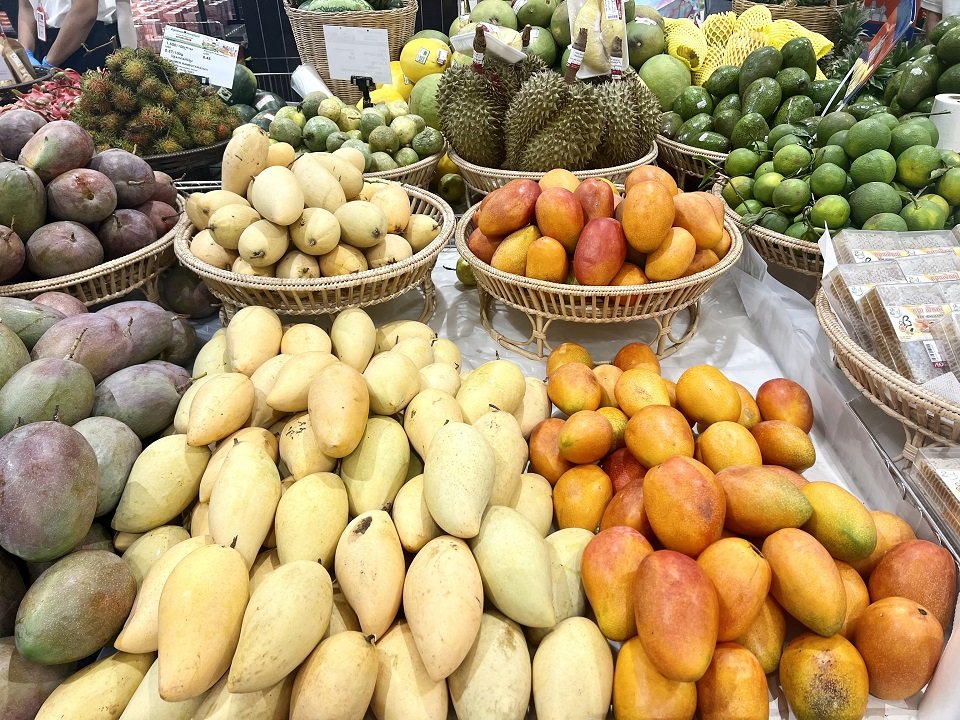 លើកស្ទួយផលិតផលខ្មែរ ផ្សារទំនើបអ៊ីអន ចាប់ដៃជាមួយក្រសួង សេដ្ឋកិច្ច និងហិរញ្ញវត្ថុ ដាក់បង្ហាញផលិតផលនៅក្នុងស្រុករាប់រយមុខ