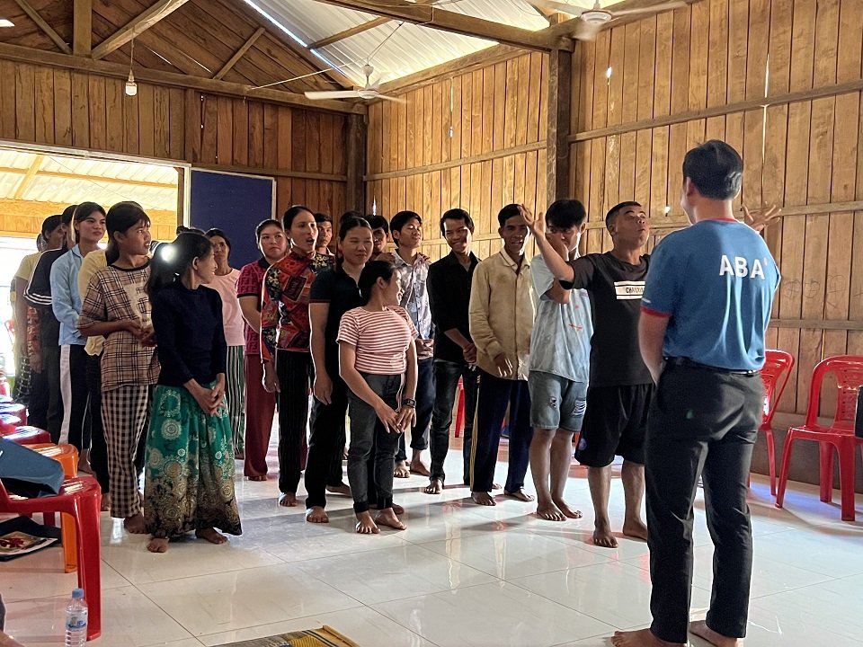ធនាគារ ABA បើកថ្នាក់ចំណេះដឹងហិរញ្ញវត្ថុសម្រាប់ប្រជាពលរដ្ឋនៅភូមិដាច់ស្រយាលក្នុងខេត្តរតនគិរី