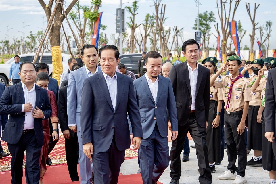 អបអរសាទរពិធីបើកសម្ពោធជាផ្លូវការ មហាវិថីសំរោង ភ្ជាប់ផ្លូវជាតិលេខ5 ទៅផ្លូវក្រវាត់ក្រុងទី3