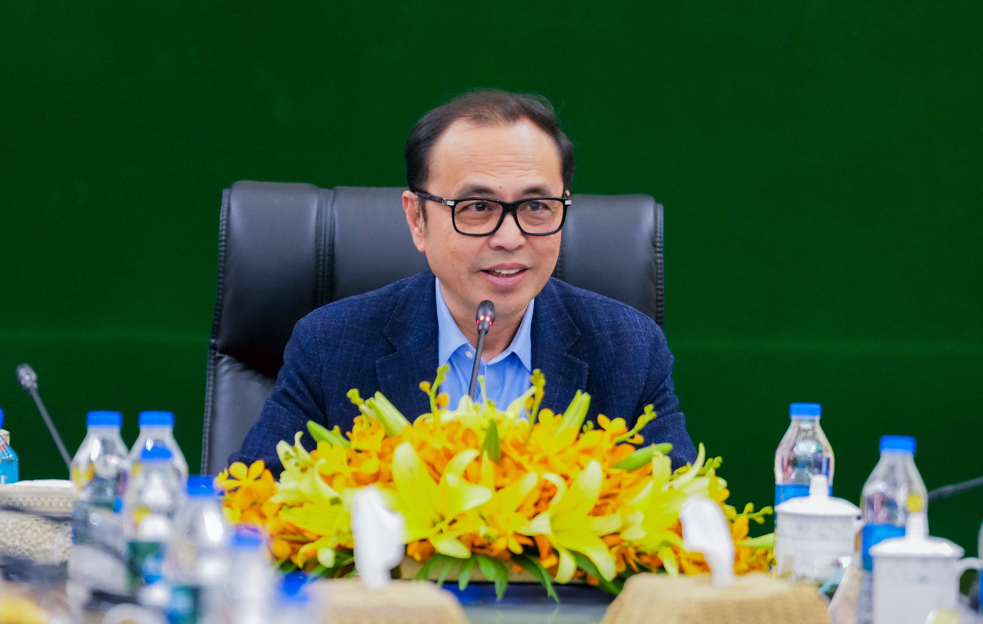 ឯកឧត្តមឧបនាយករដ្ឋមន្រ្តីប្រចាំការ វង្សី វិស្សុត