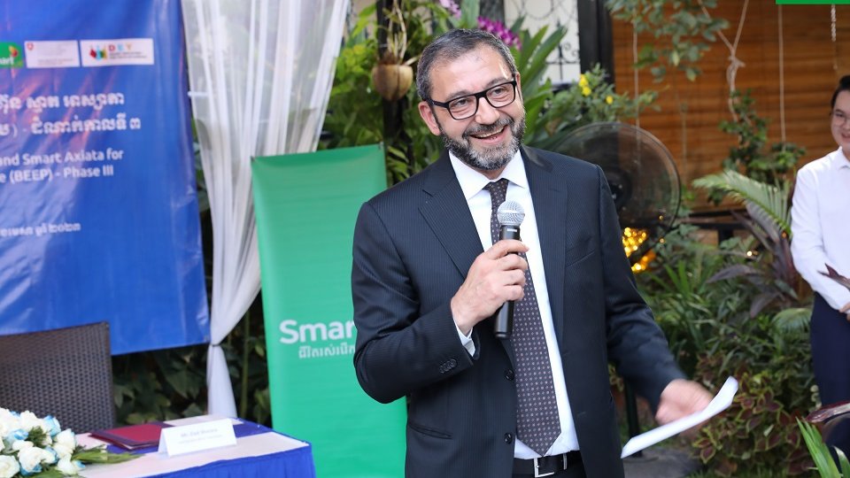 ក្រុមហ៊ុន Smart Axiata និង UNESCO បន្តភាពជាដៃគូយុទ្ធសាស្ត្រ ដើម្បីបន្តគាំទ្រកម្មវិធីអប់រំសម្រាប់យុវជនក្រៅសាលាទូទាំងប្រទេស