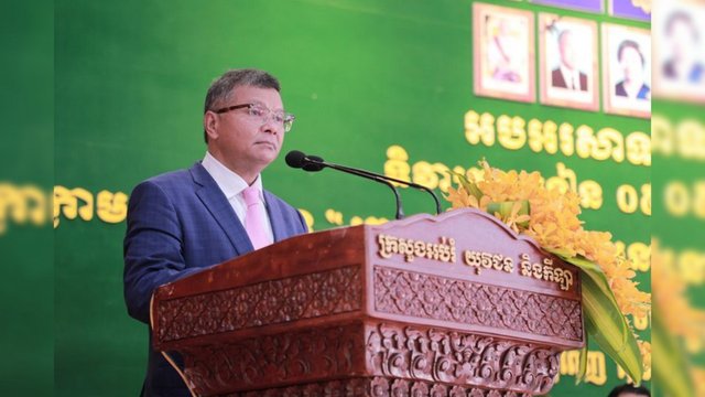 ប្រមុខរាជរដ្ឋាភិបាលកម្ពុជា ចាត់ទុកគ្រូបង្រៀនជាក្បាលម៉ាស៊ីន នៃប្រព័ន្ធអប់រំ និងការអភិវឌ្ឍ