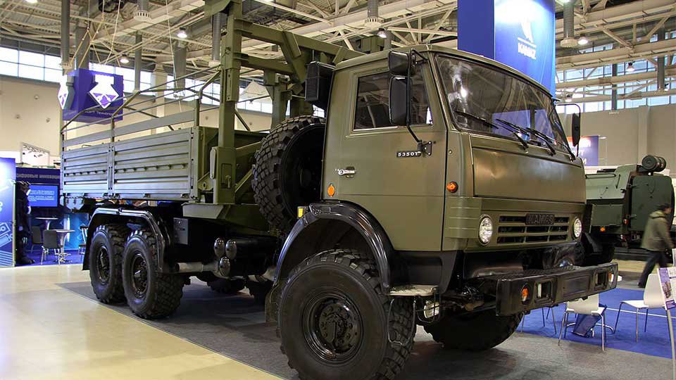 រថយន្ត​ធុនធ្ងន់ ម៉ាក KAMAZ ជា​ម៉ាក​រថយន្ត​​របស់​រុស្ស៊ី។