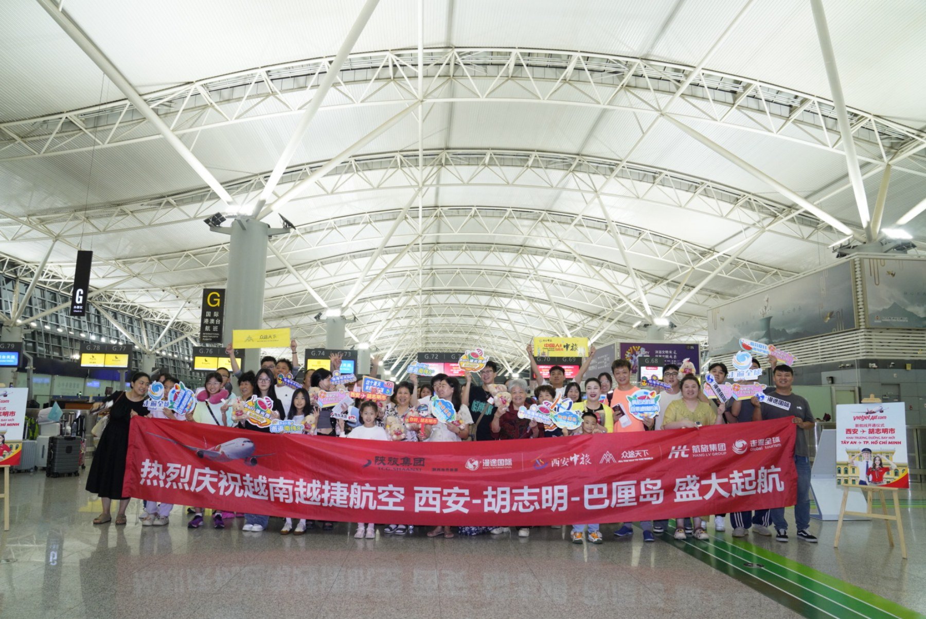 Launch of Ho Chi Minh City-Xian route_5