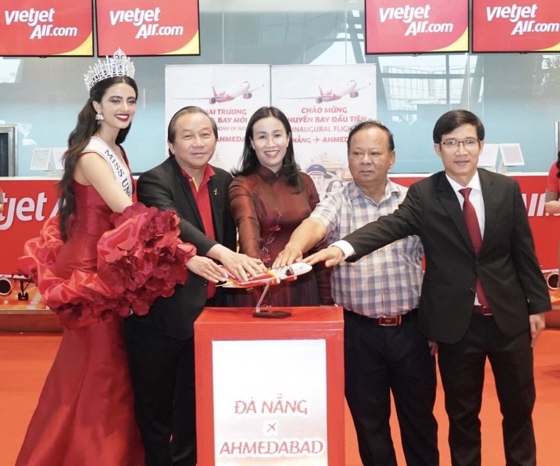 Launching ceremony of the new Da Nang - Ahmedabad route