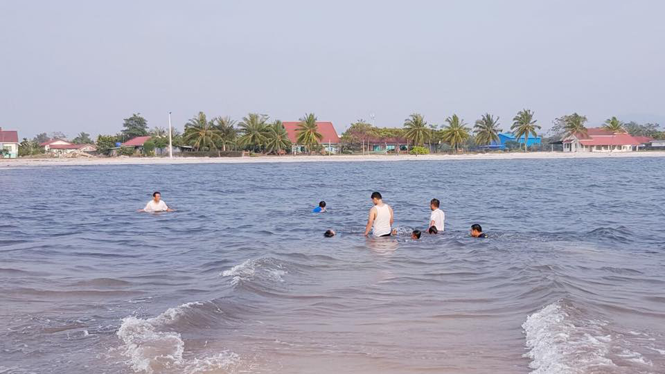 នេះជាឆ្នេរសមុទ្ទកែវផុស ស្ថិតក្នុងស្រុកស្ទឹងហាវ ខេត្តព្រះសីហនុ (រូបថត៖ ហ្វេសប៊ុក ឧកញ៉ា ម៉ុង ឫទ្ធី)