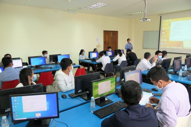 អាហារូបករណ៍ទេពកោសល្យឌីជីថលសម្តេចតេជោ ចំនួន ១៥០កន្លែង សម្រាប់សិក្សាបរិញ្ញាបត្របច្ចេកវិទ្យាឌីជីថល