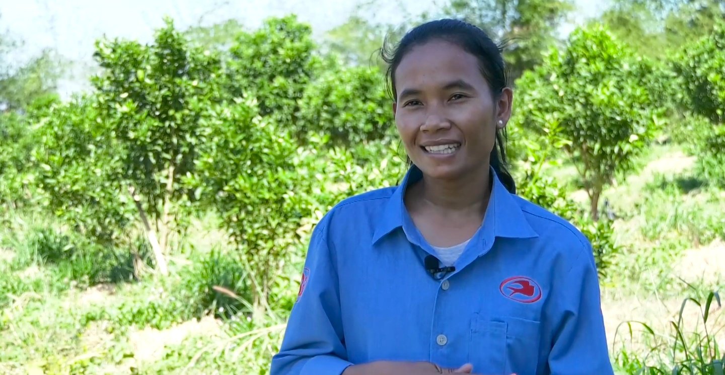 អ្នកនាង ស្រីពេញ ប្រធានគ្រប់គ្រងចម្ការ Baby Bird