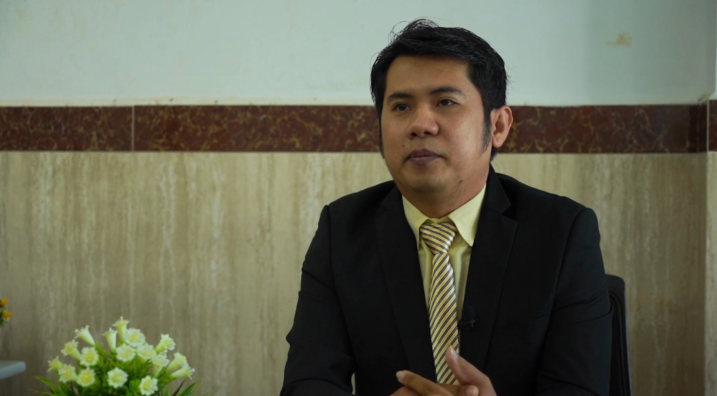លោក លី លាងភន ប្រធានសាខា ឃែស យូ អាប់ មានជ័យ