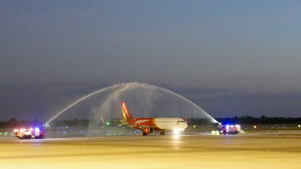 Vietjet aircraft arriving at Siem Reap - Angkor International Airport was welcomed with a water salute