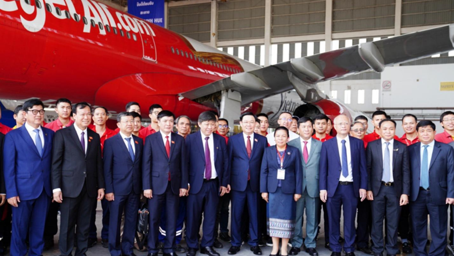 ក្រុមហ៊ុន Vietjet បង្ហាញរបាយការណ៍ពីកំណើនប្រាក់ចំណូលប្រចាំឆ្នាំ ចំនួន ២,៥៥ ពាន់លានដុល្លារ ដែលបានក្លាយជាចំណុចដ៏លេចធ្លោរនៃឧស្សាហកម្មពិភពលោក