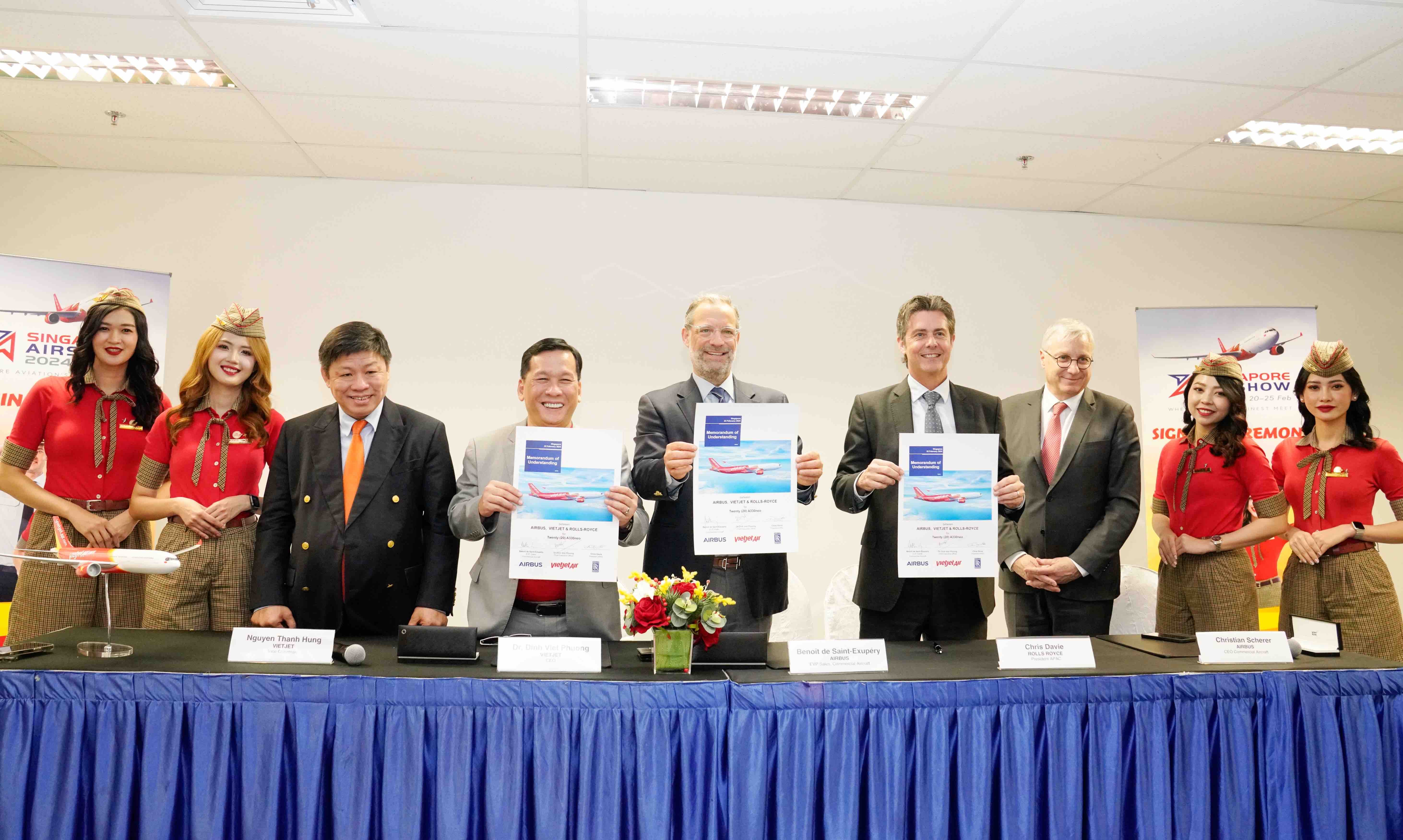 Vietjet's_and_Airbus’s_Executives_agree_on_the_deal_to_buy_20_Airbus