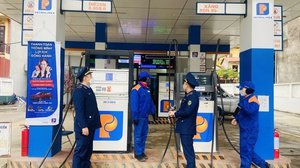 ស្ថានីយ៍ប្រេងឥន្ធនៈ នៅទីក្រុងហូជីមិញ ប្រទេសវៀតណាម