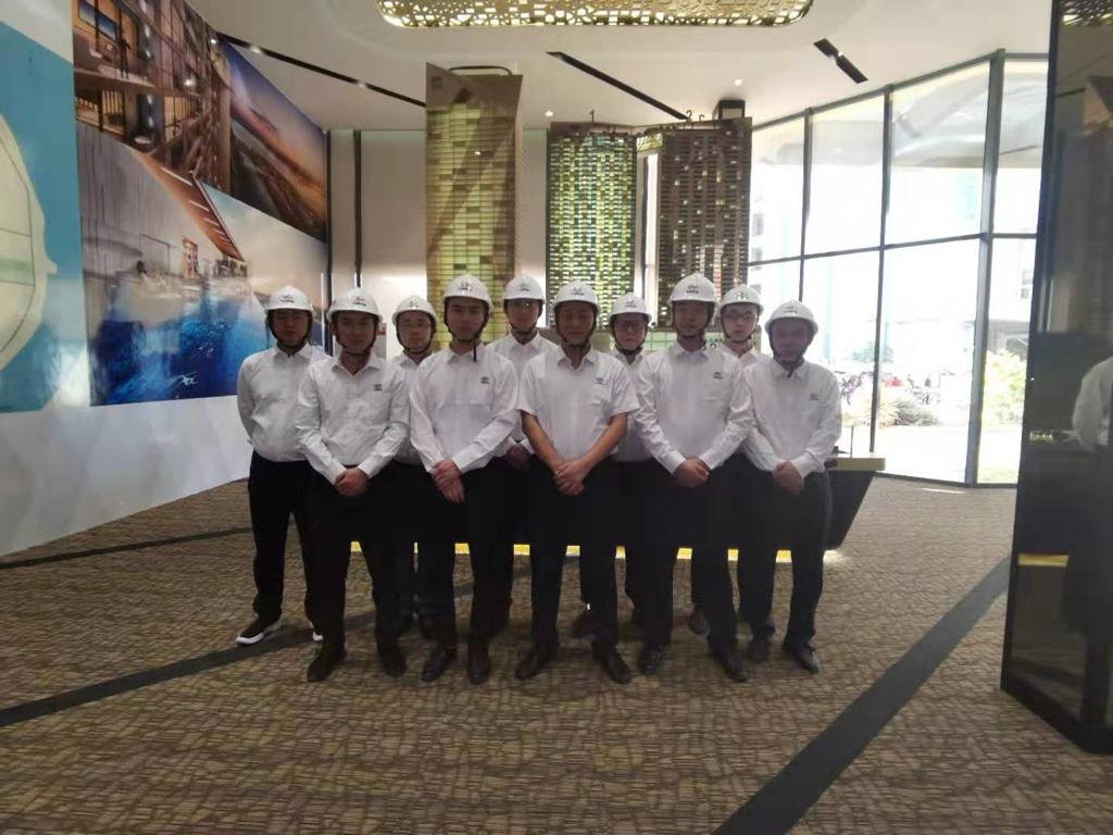 ក្រុម​អ្នកជំនាញ​សាងសង់​របស់​ក្រុមហ៊ុន​ម៉ៅការ​ China Railway Urban Construction Group Co., Ltd (ហៅកាត់ “CRUCG”)