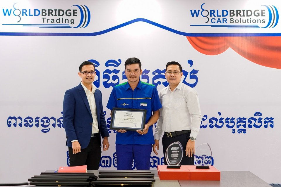 លោកបានឲ្យដឹងថា៖ “សម្រាប់អ្នកចង់ សហការ សុំសិទ្ធិធ្វើជាប្រេន (Franchisee) របស់ ថាយផ្ល័ស  នឹង ទទួលបាន ផលប្រយោជន៍​មួយចំនួន ។ ទី១ អ្នកវិនិយោគ ពុំចាំបាច់មានបទពិសោធផ្នែកកង់រថយន្ត  ឬជួសជុលរថយន្តនោះទេ ។ ទី២ តម្លៃចូលរួមវិនិយោគ គឺពុំមាន​ភាពស៊ាំញាំ ហើយ​មានការ​ជួយគាំទ