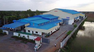 រោងចក្រ និង​ឃ្លាំង​ស្រូវអង្ករ​របស់​ក្រុមហ៊ុន Amru Rice