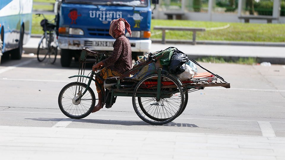 អ្នក​សុំទាន​តាម​ដង​ផ្លូវ