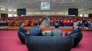សន្និសីទ​ធុរកិច្ច៖ រៀន​ធ្វើ​ជំនួញ កាលពីឆ្នាំ​២០១៦។ ឆ្នាំ​នេះ សន្និសីទ​ធុរកិច្ច​លើក​ទីពីរ នឹង​ប្រព្រឹត្ត​ទៅ​នៅ​ថ្ងៃទី២៩ តុលា ២០១៧។