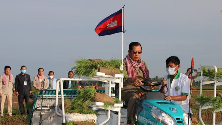 សម្តេច ហ៊ុន សែន៖ ប្រទេសដែលមានការផលិតស្បៀងអាហារ ជាប្រទេសត្រូវប៉ាន់ជាងគេនៅអំឡុងវិបត្តិកូវីដ-១៩នេះ