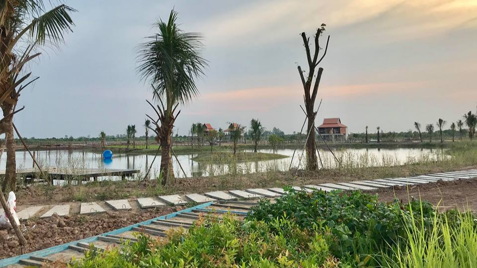 រមណីយដ្ឋាន​ភូមិ​ផ្កាត្រកួន