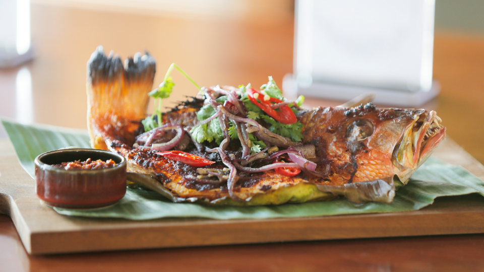 មុខម្ហូប​នៅភោជនីយដ្ឋាន Collin's នៅជាន់ទី ១៣ អគារ The Bridge