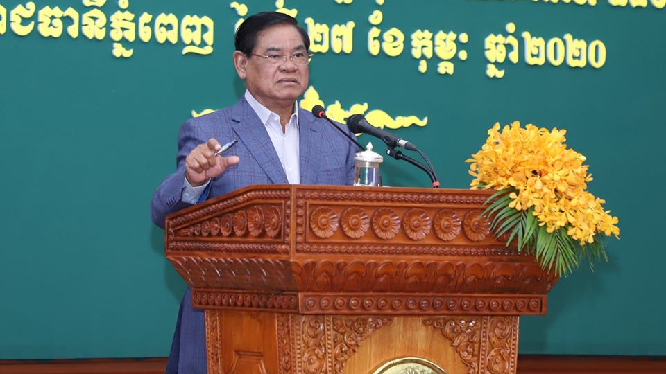 សម្តេច ស ខេង អះអាងការពារប៉ូលីសចរាចរណ៍ណា ដែលអនុវត្តច្បាប់ចំពោះអ្នកធំ និងអ្នកមានអំណាច ដែលបំពានច្បាប់