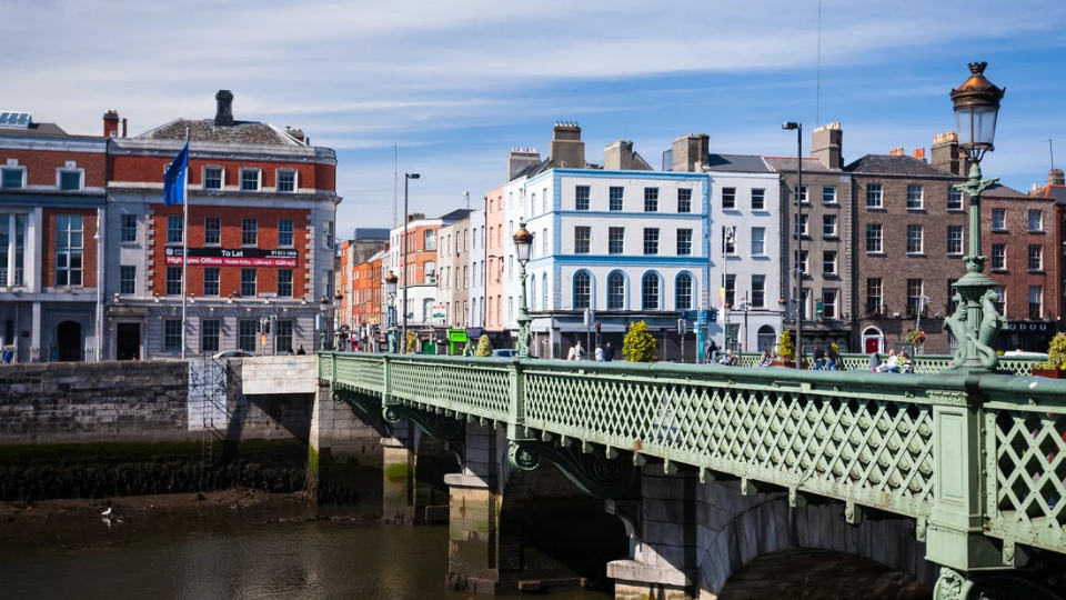 ប្រទេស Ireland (http://fortune.com/)