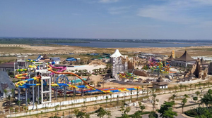 សួនទឹកកម្សាន្តធំជាងគេបង្អស់មិនធ្លាប់មាននៅកម្ពុជា នឹងបើកជាផ្លូវការនៅដើមខែមេសា ឆ្នាំ២០២០ (រូបភាព៖ ខេមបូណូមីស)