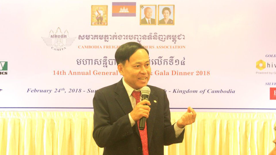 លោក ស៊ិន ចន្ធី ប្រធានសមាគមភ្នាក់ងារបញ្ជូនទំនិញកម្ពុជា (រូបភាព៖ រ៉ឹម ភារី)