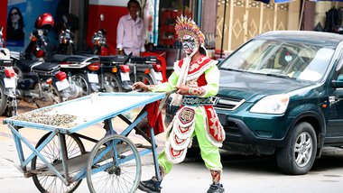 យក្ស​លក់លៀស​ហាល