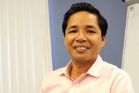 លោក ឌិន សុមេធារិទ្ធ ប្រធានសមាគមសណ្ឋាគារកម្ពុជា និងជានាយកប្រតិបត្តិសណ្ឋាគារ Frangipani Villa