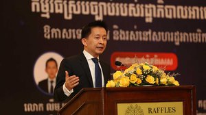 លោក លឹម គ្រុយ អគ្គនាយកក្រុមហ៊ុន ហ្វឺស-ក្លាស សឺលូសិន អិលធីឌី ។