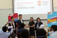 Emerald Hub ជា​ក្រុមហ៊ុន​ជួល​​ co-working space ដល់​អតិថិជន​ជា​បុគ្គល​ ឬ​ក្រុមហ៊ុន នៅ​កម្ពុជា។