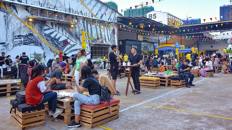 Urban Village សម្ពោធ​បើក​ទីធ្លា​​លក់​ទំនិញ​ "Retail Street" នៅមជ្ឈមណ្ឌល​ Factory Phnom Penh