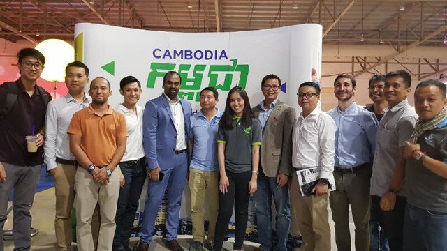 នេះជាគណៈប្រតិភូក្រសួងប្រៃសណីយ៍ និងក្រុមហ៊ុន Tech Startupរបស់កម្ពុជា