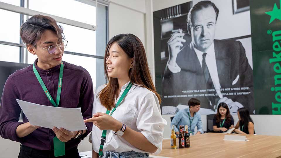 ក្រុមហ៊ុន HEINEKEN Cambodia ឈ្នះ​ពាន​រង្វាន់​ធនធានមនុស្ស​ផ្នែក​អភិវឌ្ឍន៍​អាជីព​ល្អ​បំផុត ប្រចាំ​តំបន់​អាស៊ីប៉ាស៊ីហ្វិក