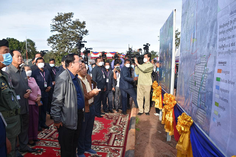 ក្រុមហ៊ុន ប៉េង ហួត គ្រុប បរិច្ចាគថវិការសរុបចំនួន ២៥ម៉ឺន ដុល្លារអាមេរិក កសាងអគារសិក្សាថ្មី នៃពុទ្ធិកសាកលវិទ្យាល័យ សីហមុនីរាជា បានកសាងហេដ្ឋារចនាសម្ព័ន្ធនានា និងវត្តនៅតំបន់អភិវឌ្ឍរុនតាឯក